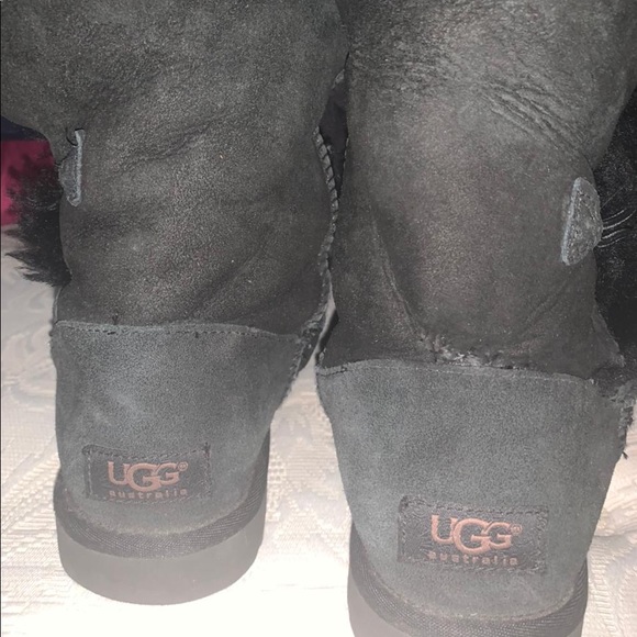 UGG Bailey Button II Sheepskin - Picture 5 of 5